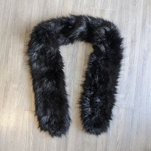 ✨2/$16✨ Faux fur scarf/boa